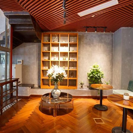 1925 Ha Long Hotel Екстер'єр фото