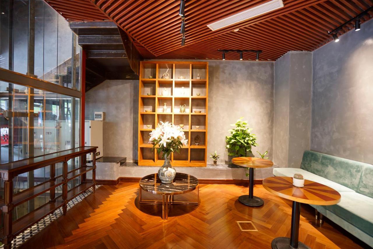 1925 Ha Long Hotel Екстер'єр фото